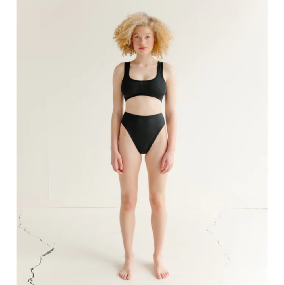 ARQ Misha Undies black size xl (NWT)